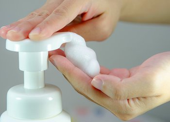 Köpük Sabun ve Normal Sabun Arasındaki Farklar: Neden Köpük Sabun Tercih Ediliyor?